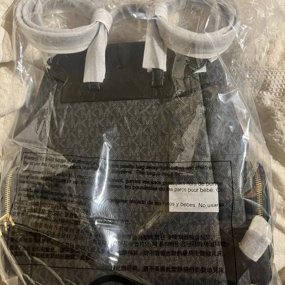 Michael Kors Jet Set Backpack Black with Gold Chain and LABUBU MACARON Bundle - Picture 9 of 9